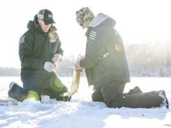 Simms Everyday Beanie -Fishing Store lifestyle everydaybeanie simms withfish 50 25 sim 10028b